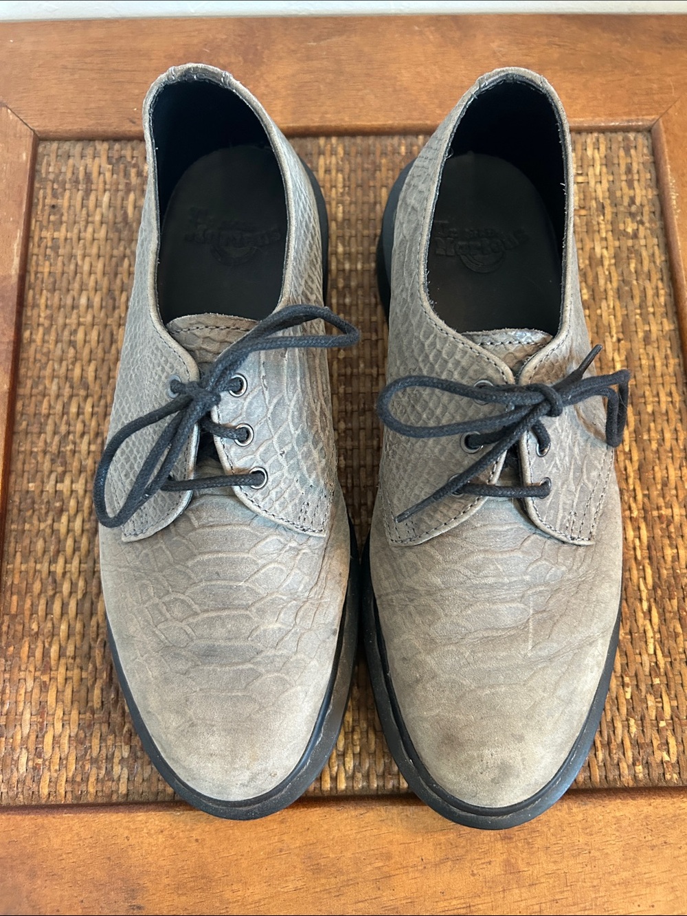 Dr. Martens Men's Snakeskin Grey Leather Textured Lace-Up Oxfords
